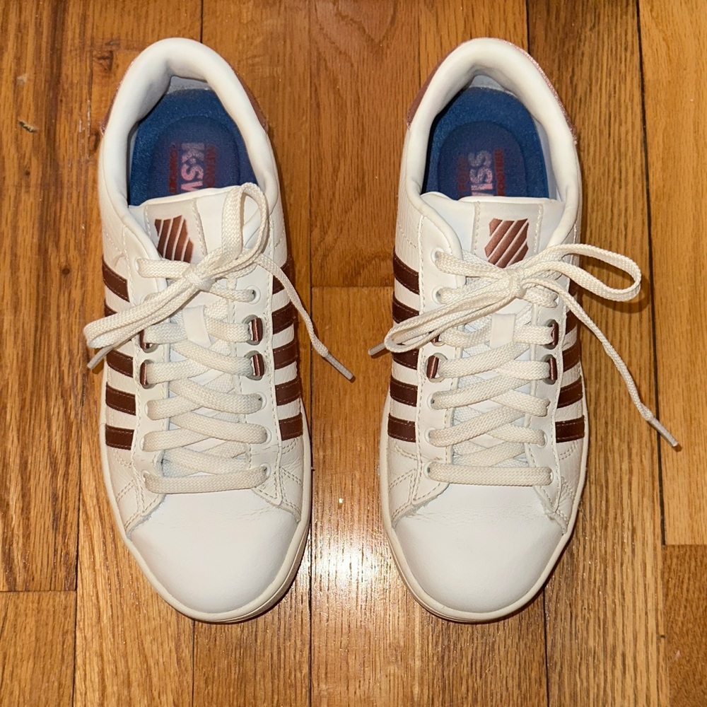 K-Swiss Hoke CMF Sneaker - White and Rose Gold Sneakers